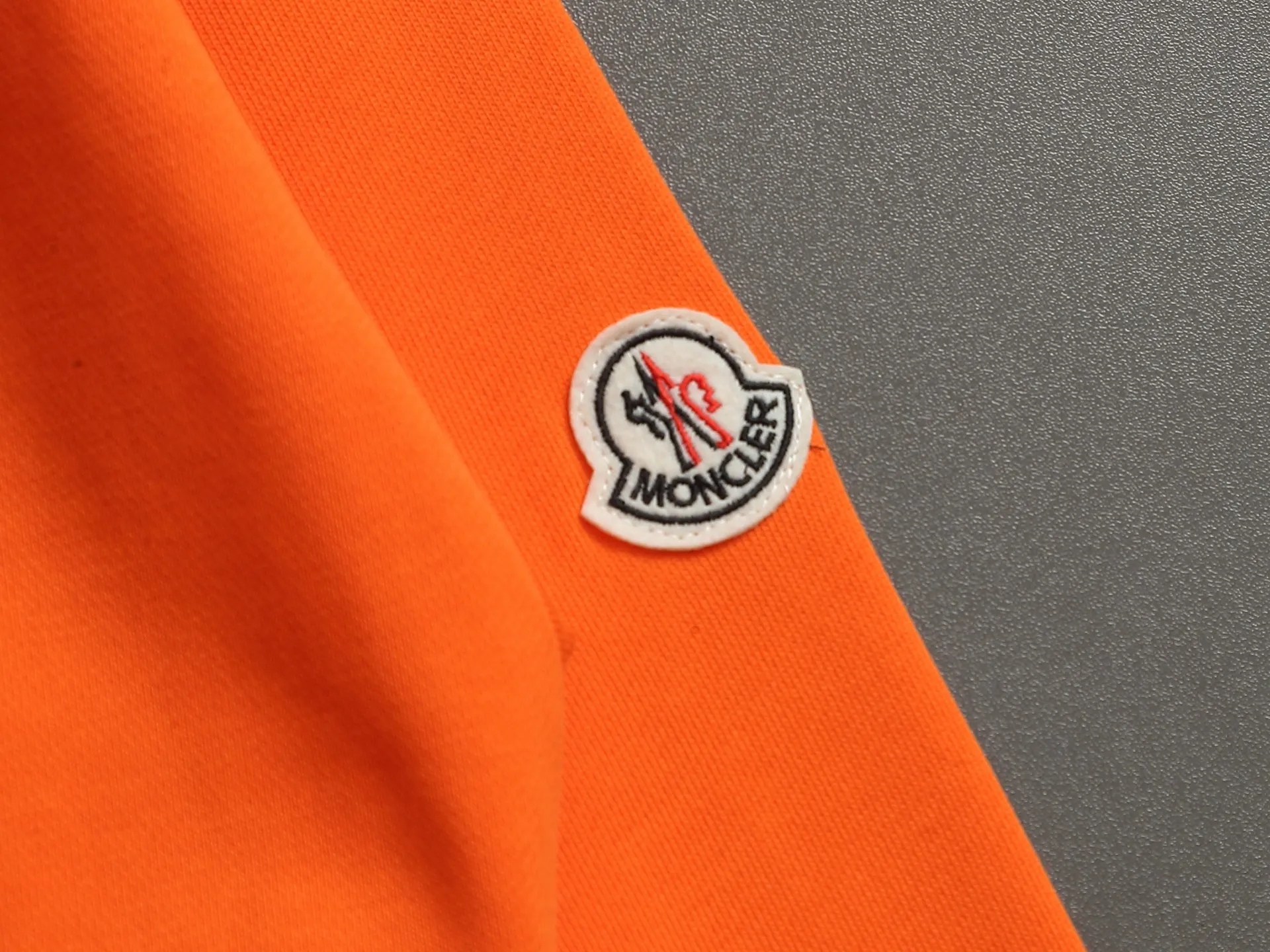 MONCLERClassiclogo Logo ， Retro Same Style 380 Versatile : Black Orange Size：XS S M L